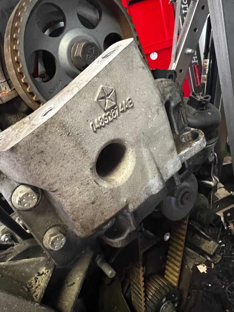 Engine mount bracket (6x13mm)